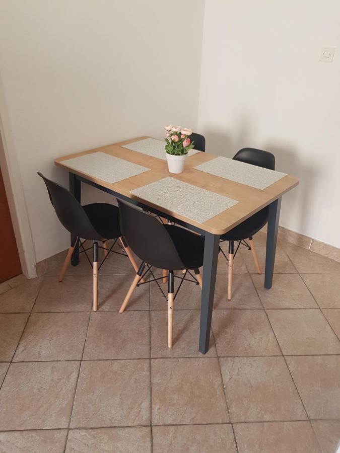 Apartmani Katica Novalja Exterior foto
