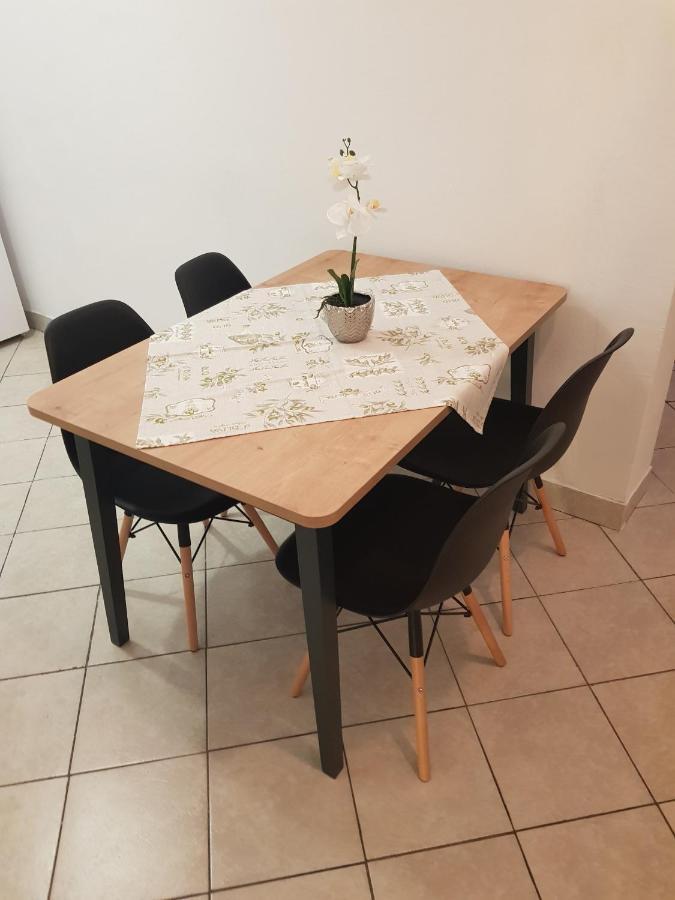 Apartmani Katica Novalja Exterior foto
